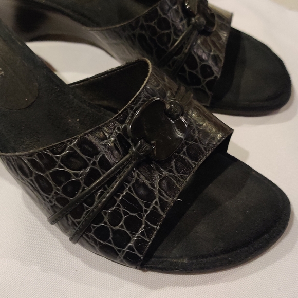 Black Pebbled Leather Easy Spirit Wedge Sandal Size 8.5w - Picture 5 of 6